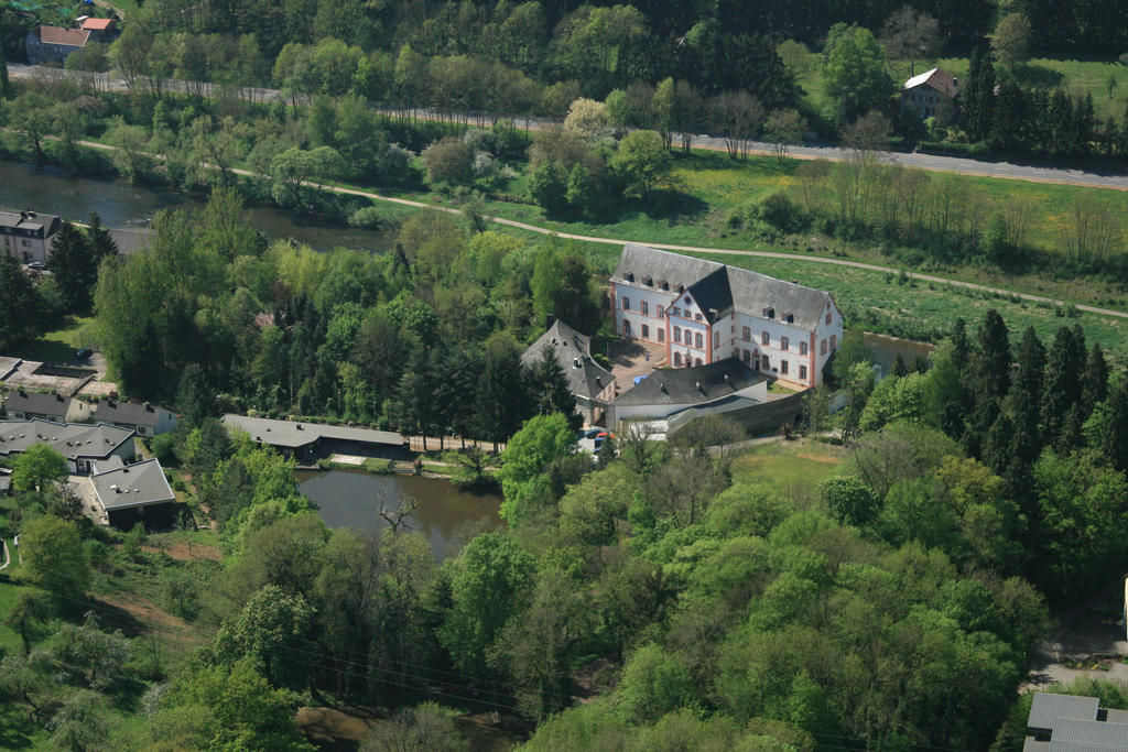 Hotel Burg Боллендорф Экстерьер фото